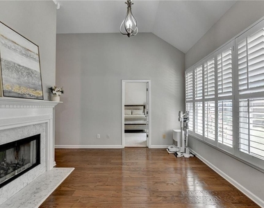 5019 Weatherstone Drive - Photo Thumbnail 7