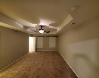 1317 Kingsgate Drive - Photo Thumbnail 2
