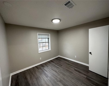 1317 Kingsgate Drive - Photo Thumbnail 14