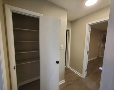 1317 Kingsgate Drive - Photo Thumbnail 13