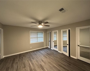 1317 Kingsgate Drive - Photo Thumbnail 11
