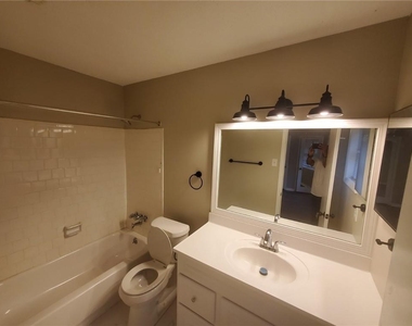 1317 Kingsgate Drive - Photo Thumbnail 19
