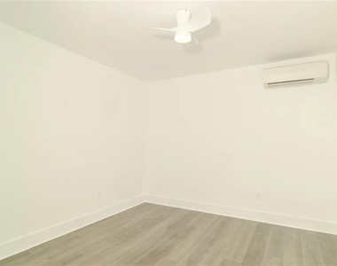 4589 Orchid Drive - Photo Thumbnail 8