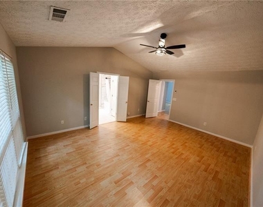 3820 Oak Park Drive - Photo Thumbnail 20
