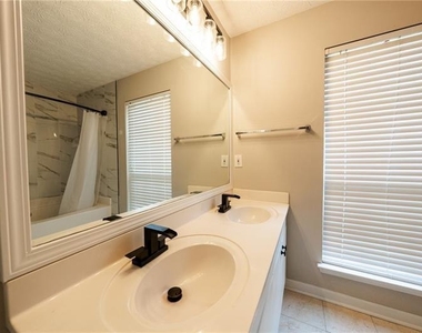 3820 Oak Park Drive - Photo Thumbnail 24