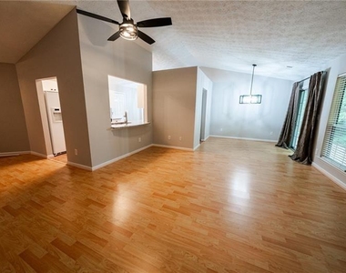 3820 Oak Park Drive - Photo Thumbnail 5