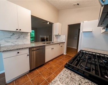3820 Oak Park Drive - Photo Thumbnail 12
