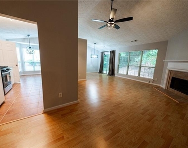 3820 Oak Park Drive - Photo Thumbnail 7