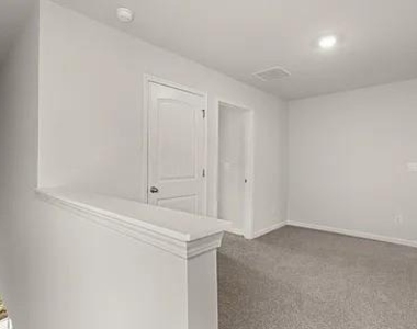 46 Biltmore Place - Photo Thumbnail 6