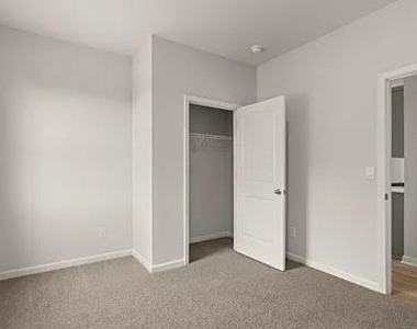 46 Biltmore Place - Photo Thumbnail 5