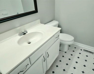 1221 Oak Forest Court Sw - Photo Thumbnail 13