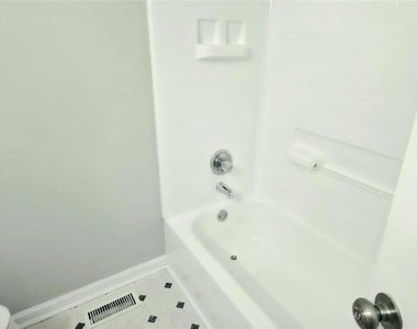 1221 Oak Forest Court Sw - Photo Thumbnail 12