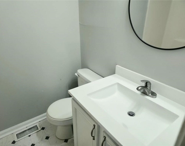 1221 Oak Forest Court Sw - Photo Thumbnail 10