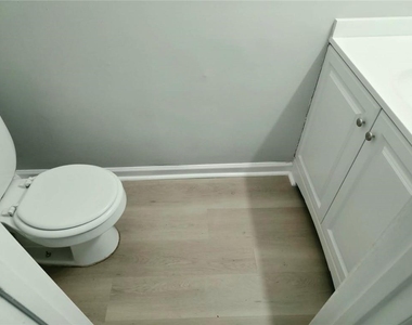 1221 Oak Forest Court Sw - Photo Thumbnail 8