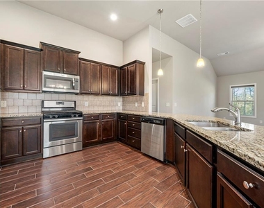 540 Brookside Lane - Photo Thumbnail 4