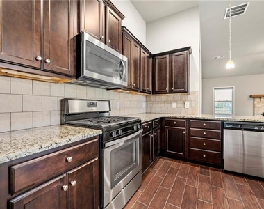 540 Brookside Lane - Photo Thumbnail 3