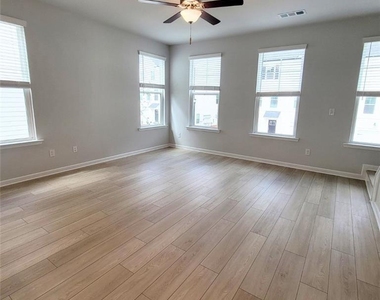 112 Werner Brook Way Sw - Photo Thumbnail 8