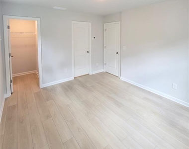 112 Werner Brook Way Sw - Photo Thumbnail 3