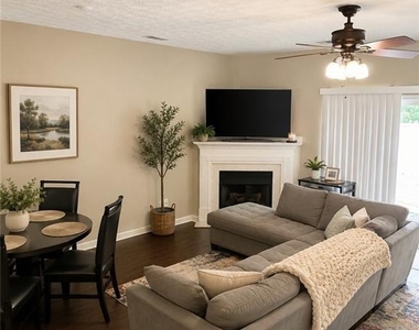 3833 Austin Park Lane - Photo Thumbnail 4