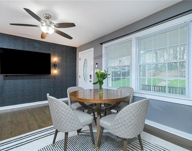 1452 Akridge Street Nw - Photo Thumbnail 4