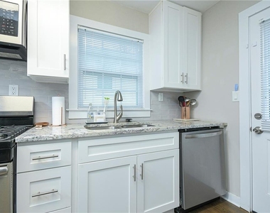 1452 Akridge Street Nw - Photo Thumbnail 7