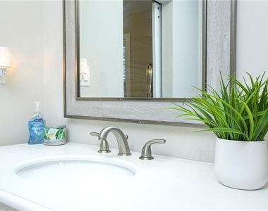 1452 Akridge Street Nw - Photo Thumbnail 17