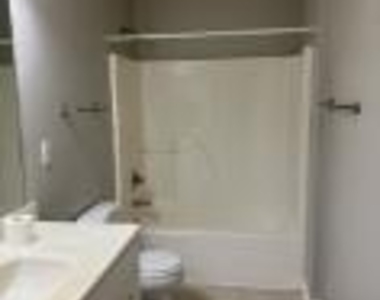 3051 Lexington Avenue - Photo Thumbnail 13