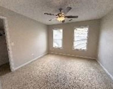 3051 Lexington Avenue - Photo Thumbnail 7