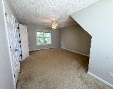 3051 Lexington Avenue - Photo Thumbnail 10
