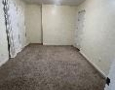 3051 Lexington Avenue - Photo Thumbnail 14