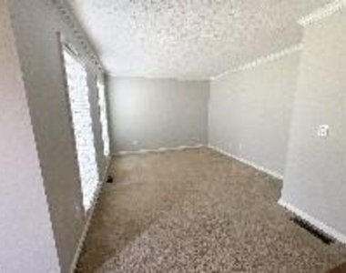 3051 Lexington Avenue - Photo Thumbnail 1