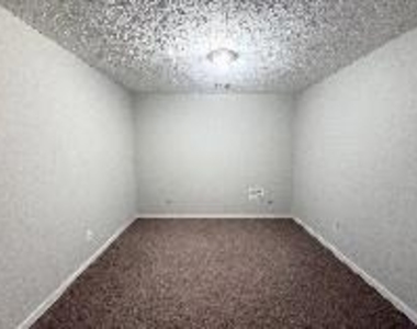 3051 Lexington Avenue - Photo Thumbnail 15