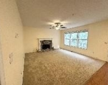 3051 Lexington Avenue - Photo Thumbnail 2