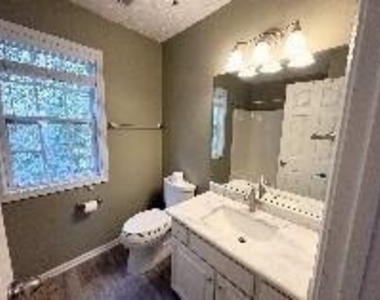 3051 Lexington Avenue - Photo Thumbnail 12