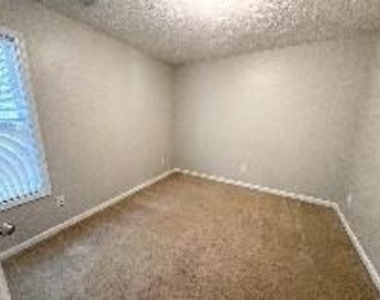 3051 Lexington Avenue - Photo Thumbnail 6