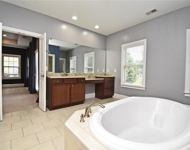 2625 Hickory Hill Drive Se - Photo Thumbnail 22