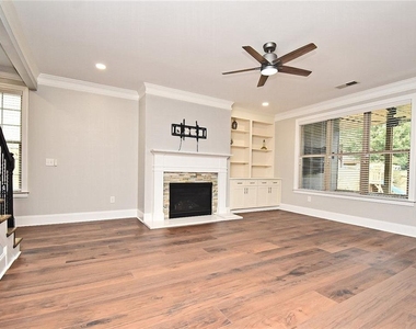 2625 Hickory Hill Drive Se - Photo Thumbnail 7