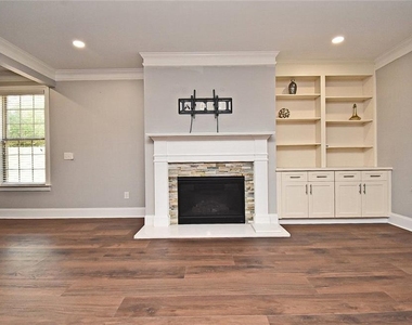 2625 Hickory Hill Drive Se - Photo Thumbnail 8