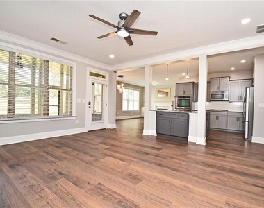 2625 Hickory Hill Drive Se - Photo Thumbnail 6