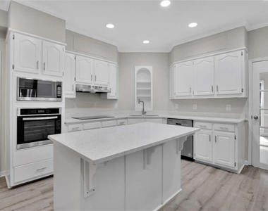 2781 Jen Chris Drive - Photo Thumbnail 8