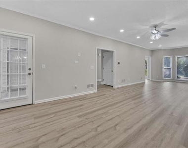 2781 Jen Chris Drive - Photo Thumbnail 6