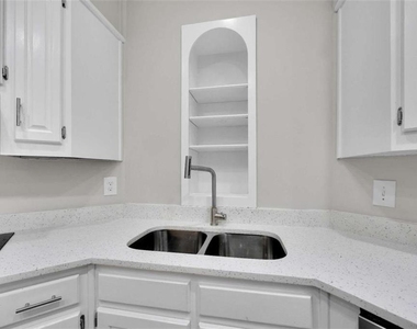 2781 Jen Chris Drive - Photo Thumbnail 11