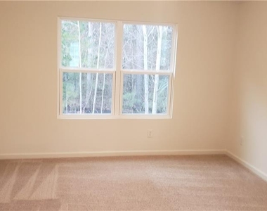 3063 Tarian Way - Photo Thumbnail 8