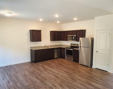 3063 Tarian Way - Photo Thumbnail 4