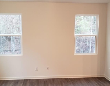 3063 Tarian Way - Photo Thumbnail 15