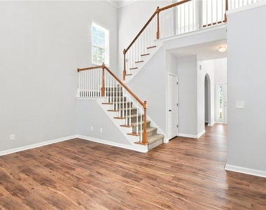 632 Addison Way - Photo Thumbnail 3