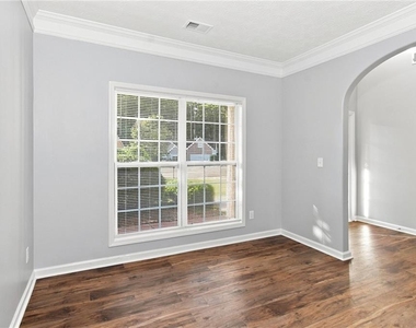 632 Addison Way - Photo Thumbnail 7