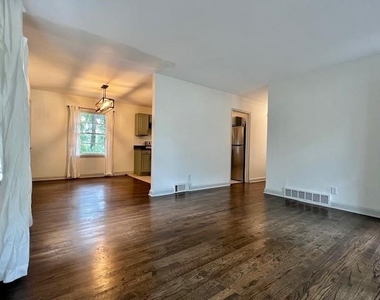 2863 Catalina Drive - Photo Thumbnail 3