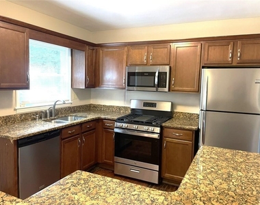 2511 E Tupelo Street Se - Photo Thumbnail 2