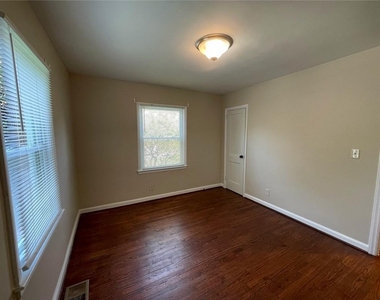 2511 E Tupelo Street Se - Photo Thumbnail 7